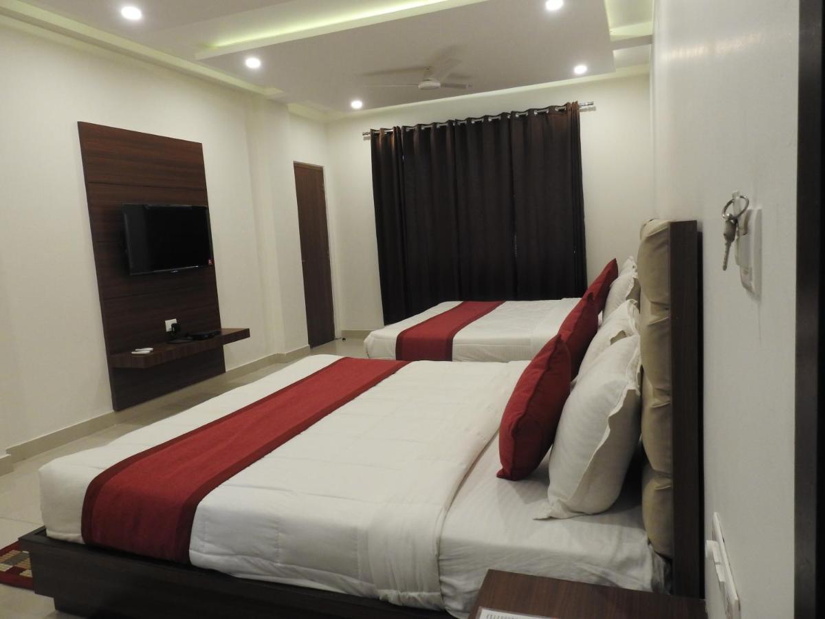 Hotel Aakash Residency Ντεχραντούν Εξωτερικό φωτογραφία
