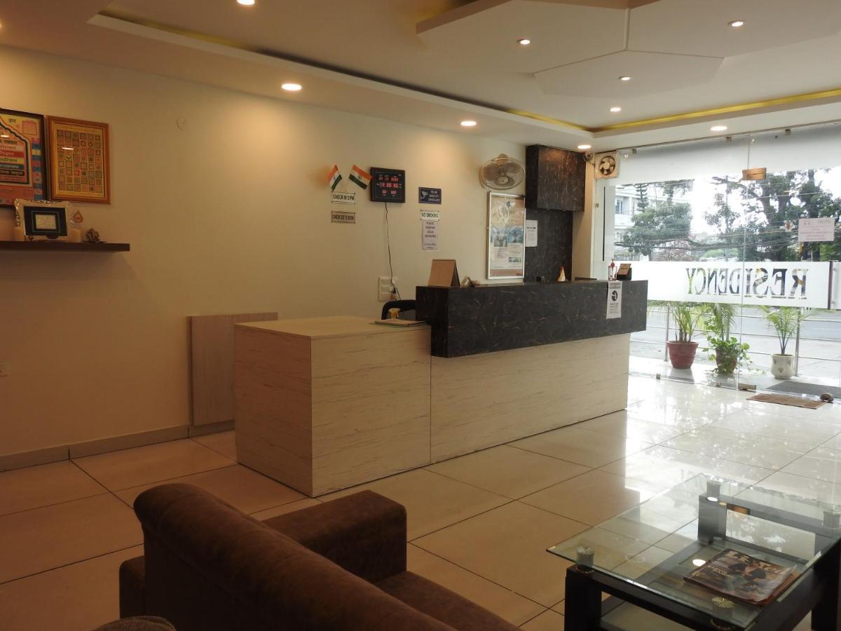 Hotel Aakash Residency Ντεχραντούν Εξωτερικό φωτογραφία