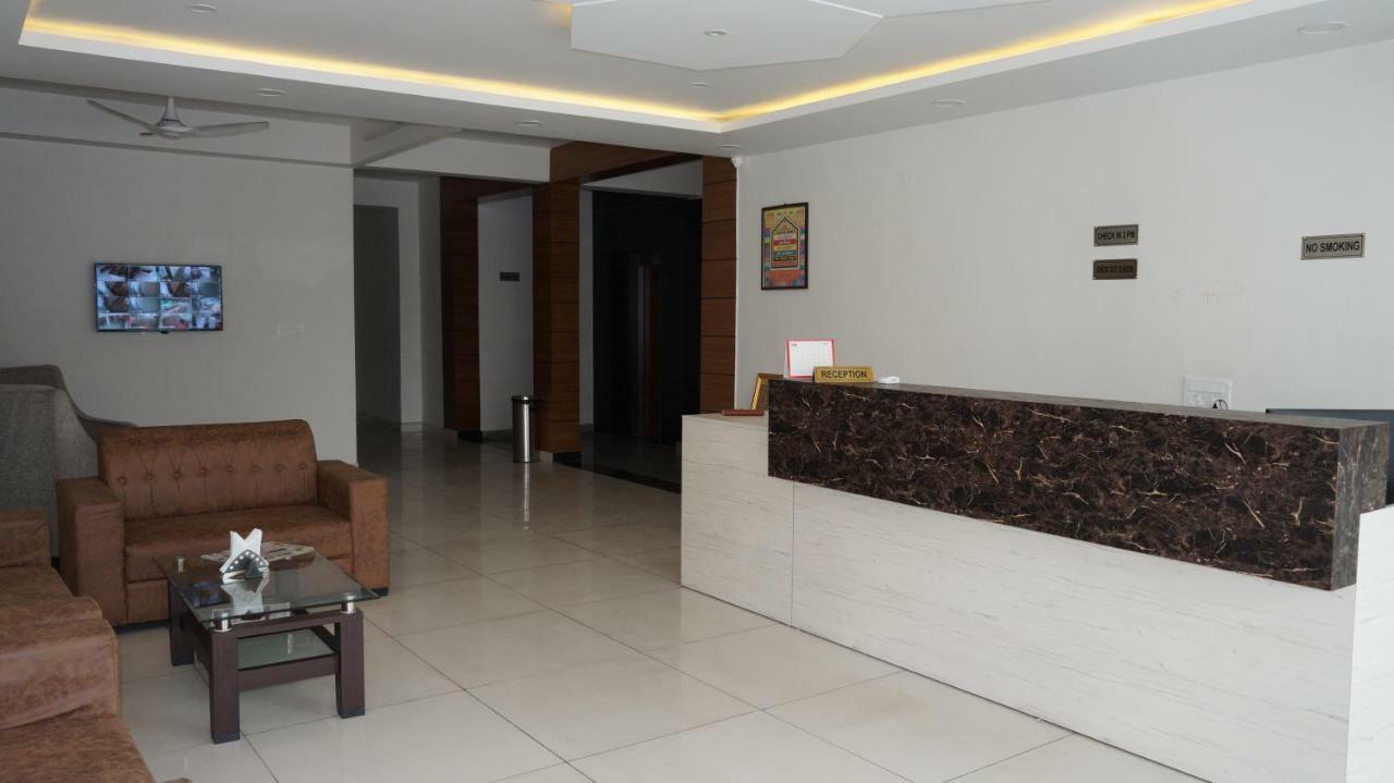 Hotel Aakash Residency Ντεχραντούν Εξωτερικό φωτογραφία