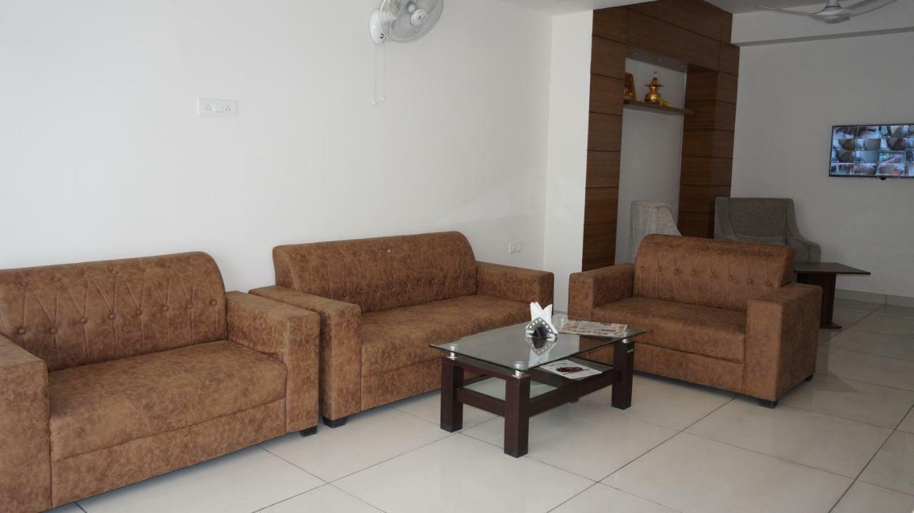 Hotel Aakash Residency Ντεχραντούν Εξωτερικό φωτογραφία